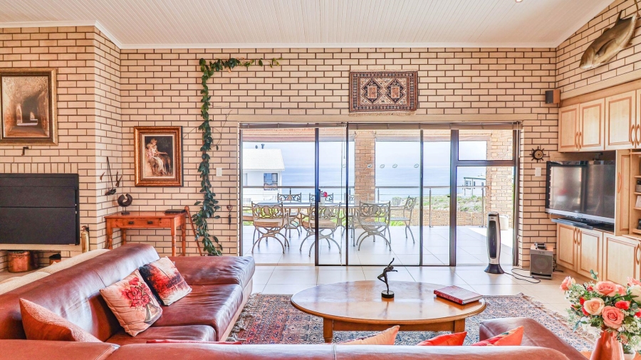 4 Bedroom Property for Sale in De Kelders Western Cape